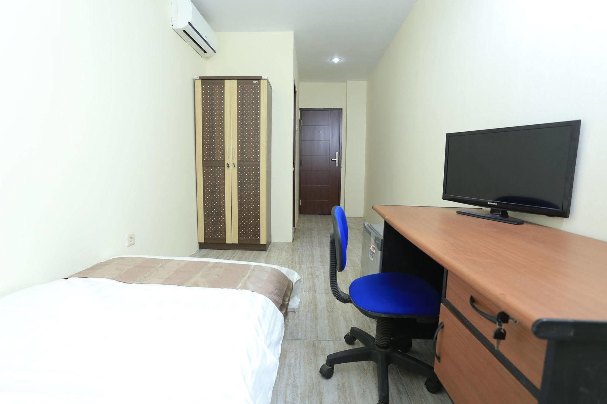 Ds Colive Siliwangi Hotel Semarang Exterior photo